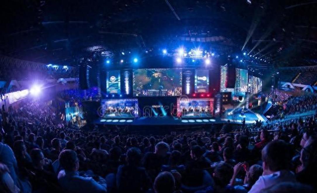 从去年夏季赛至今EDG已经收获十三连败